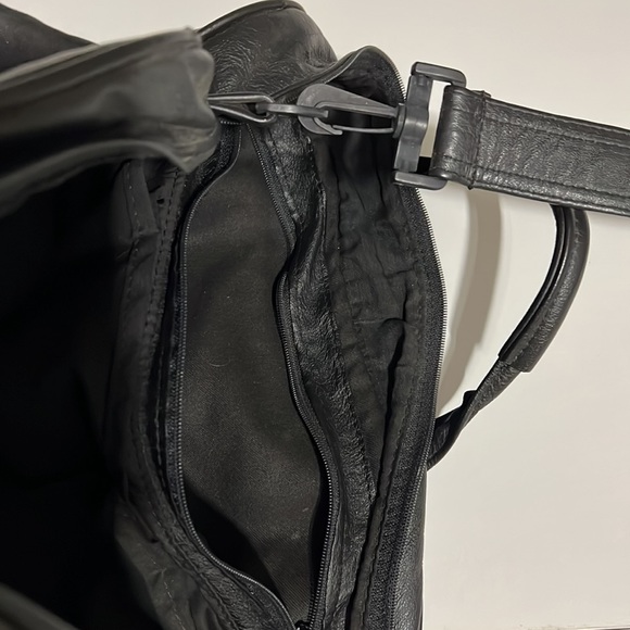 Genuine Leather Volvo Messenger Bag Vintage 11x15x3 Black with Handles and Strap - Picture 7 of 10